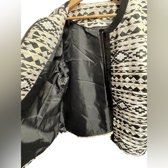 🖤🤍GORGEOUS Roz & Ali Black, Gold and Cream Geometric zip front jacket size 2X. - Picture 5 of 8